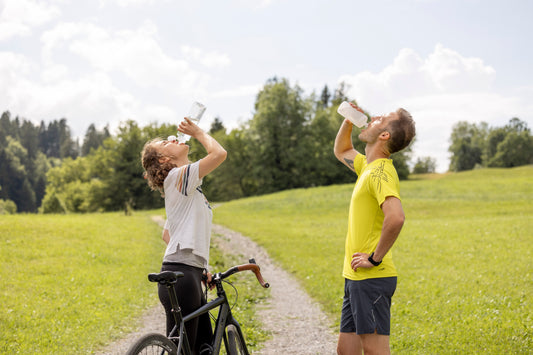 Flüssigkeitsmanagement: Richtige Hydration für maximale Leistung im Sport